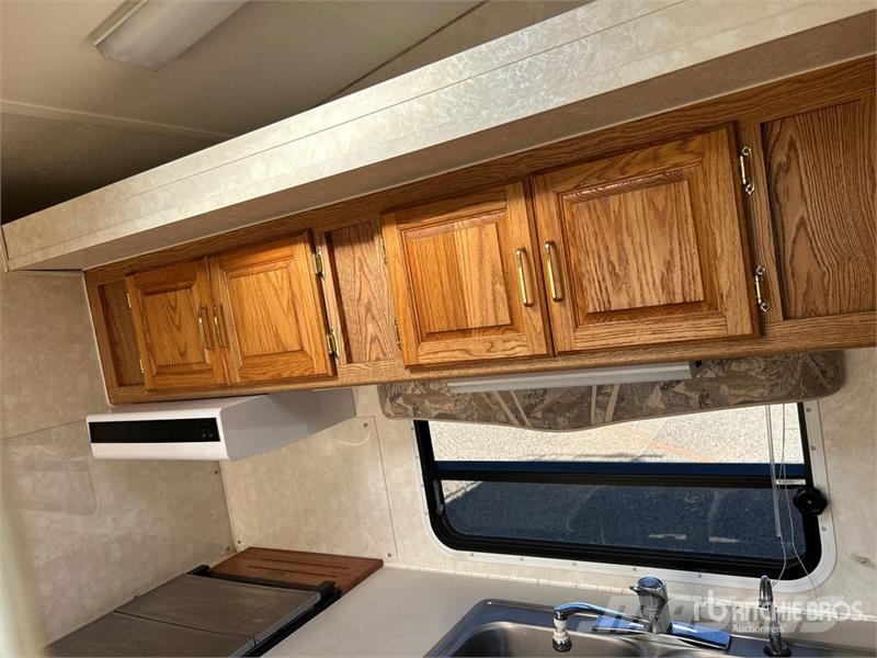  Alpenlite M-35RL-SHO 35 ft 6 in T/A Travel Trailer مقطورات أخرى