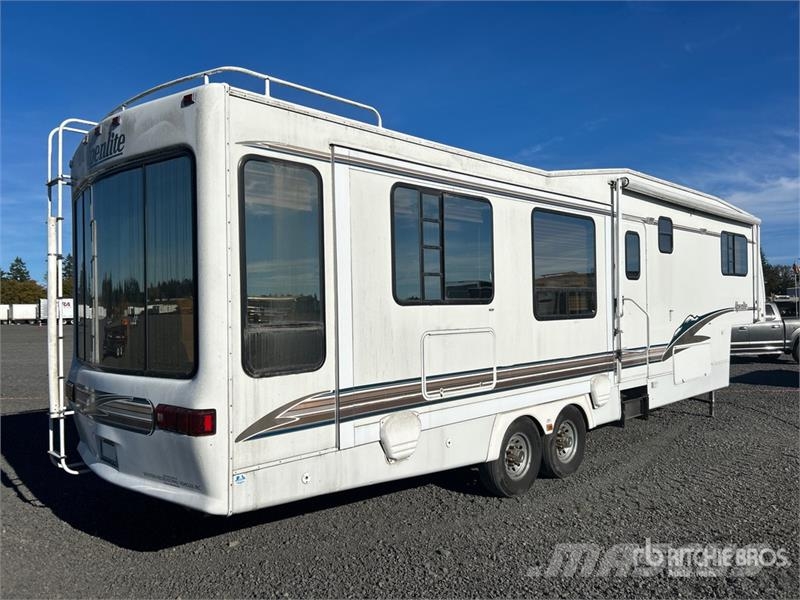  Alpenlite M-35RL-SHO 35 ft 6 in T/A Travel Trailer مقطورات أخرى