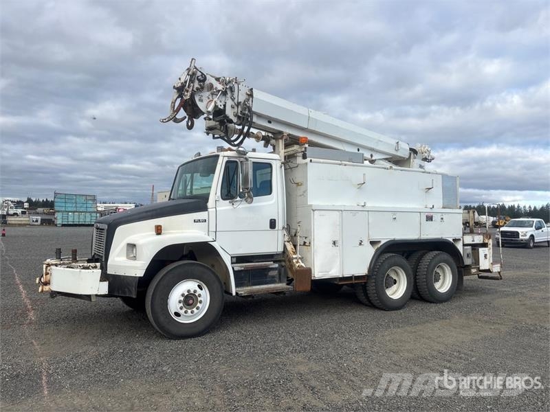 Altec D2050TC on Freightliner FL80 Digger Derrick Пересувні бурові установки