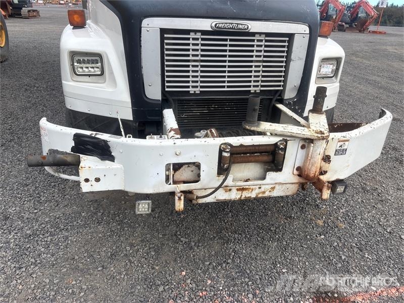 Altec D2050TC on Freightliner FL80 Digger Derrick Пересувні бурові установки