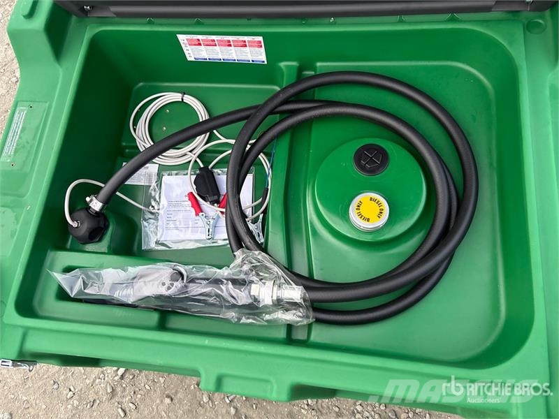 AM 116 Fuel and additive tanks