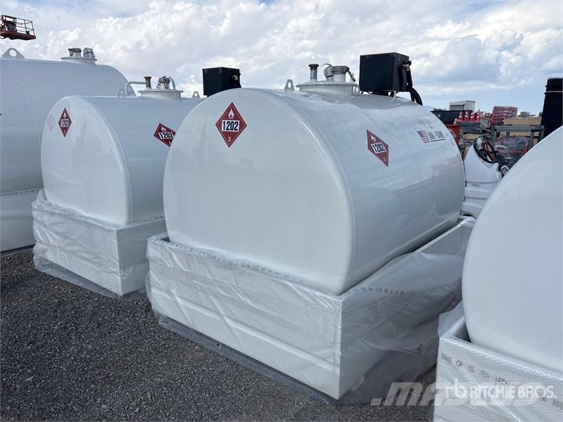 AM Tank 1000 1050 gal Skid Mounted Steel Diesel Fuel  Polttoaine- ja lisäainesäiliöt