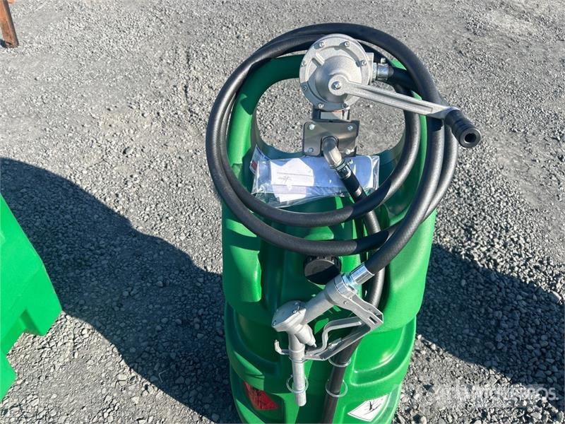 AM Tank 29 29 gal Portable Poly Gasoline Fuel Tank (U Fuel and additive tanks