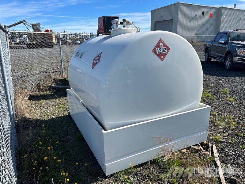 AM Tank AM-TANK 1000 1050 gal Skid Mounted Steel Dies Brandstof-en toegevoegde tanks