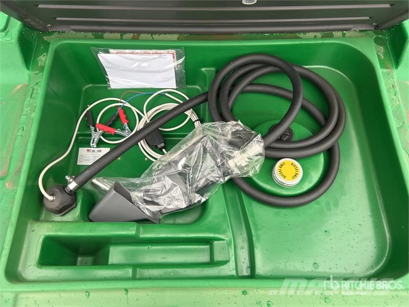 AM Tank AM-TANK 116 116 gal Portable Poly Fuel Tank ( 燃料タンクと添加剤用タンク