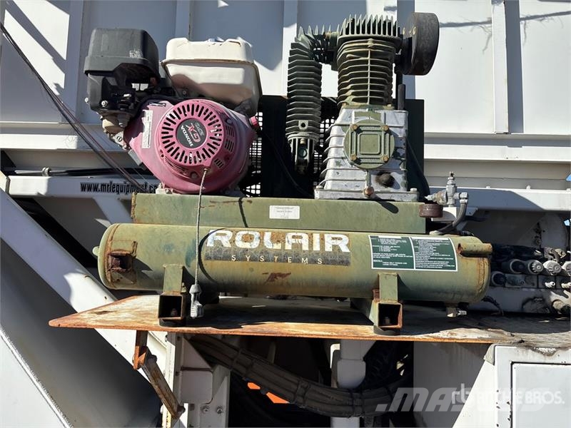 American LaFrance Condor 6x4 Marking Removal Truck T/A Cabover Day C 中古トラクターヘッド | トレーラーヘッド