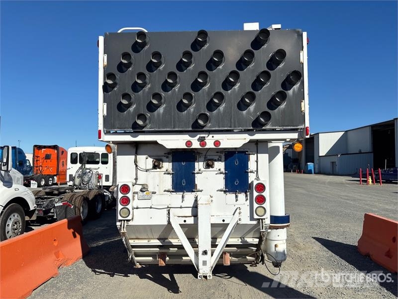 American LaFrance Condor 6x4 Marking Removal Truck T/A Cabover Day C 中古トラクターヘッド | トレーラーヘッド