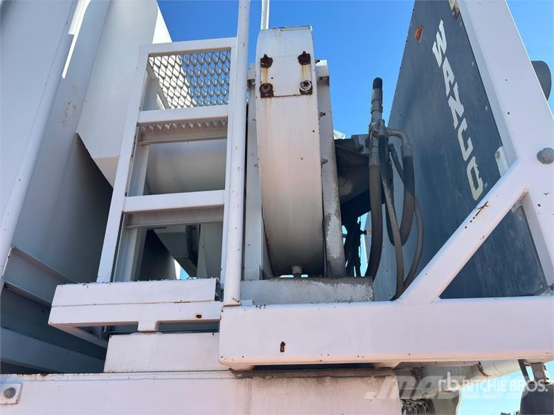 American LaFrance Condor 6x4 Marking Removal Truck T/A Cabover Day C 中古トラクターヘッド | トレーラーヘッド