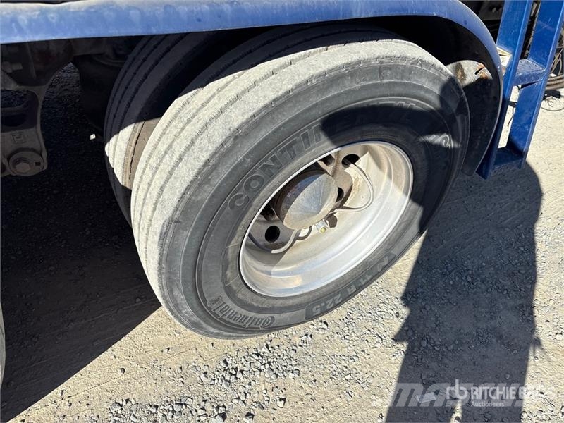 American LaFrance Condor 6x4 Marking Removal Truck T/A Cabover Day C 中古トラクターヘッド | トレーラーヘッド