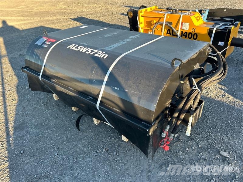 AORLES ALSSBS 72 in Skid Steer Sweeper (Unused) Balayeuse / Autolaveuse