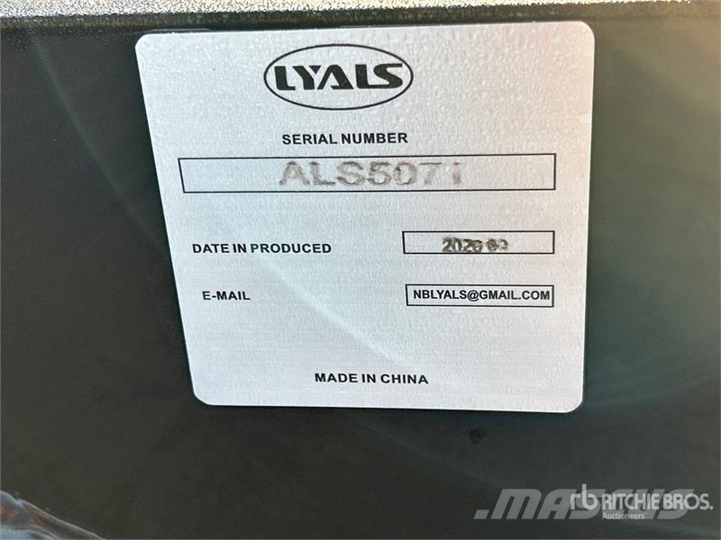 AORLES ALSSBS 72 in Skid Steer Sweeper (Unused) Balayeuse / Autolaveuse