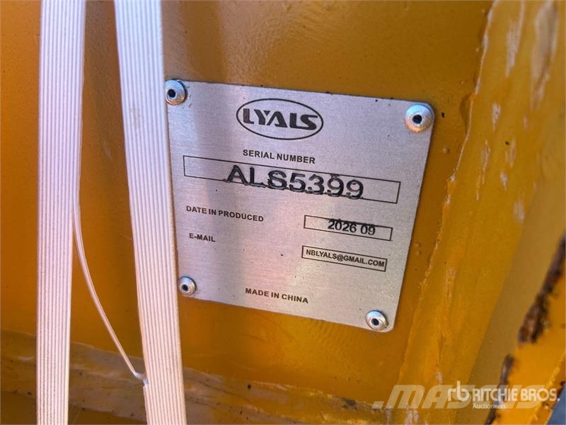 AORLES EB80 44 in Digging Excavator Bucket - Fits Ковши