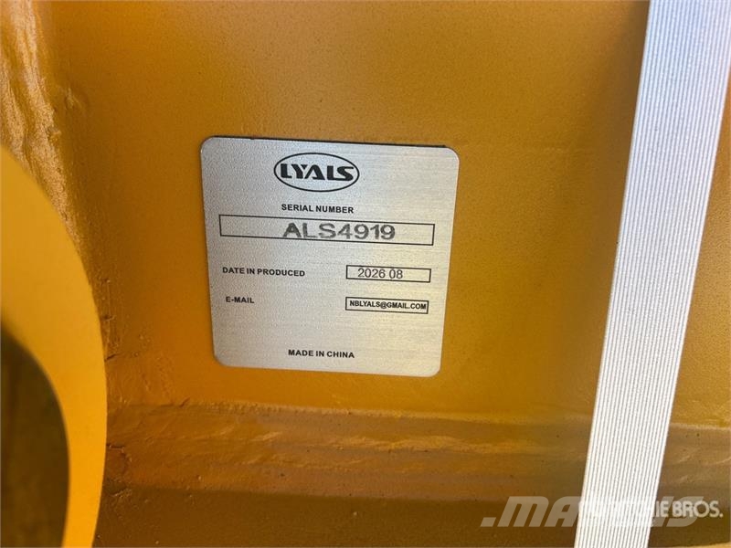 AORLES EB80 46 in Digging Excavator Bucket - Fits Ковши