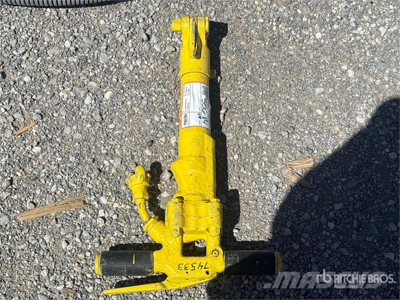  APT 117 Pneumatic Demolition Breaker Grubber