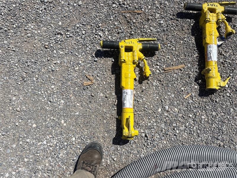  APT 117 Pneumatic Demolition Breaker Grubber