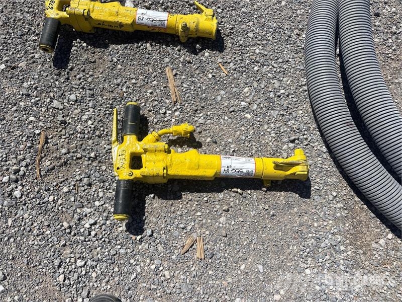  APT 117 Pneumatic Demolition Breaker Grubber