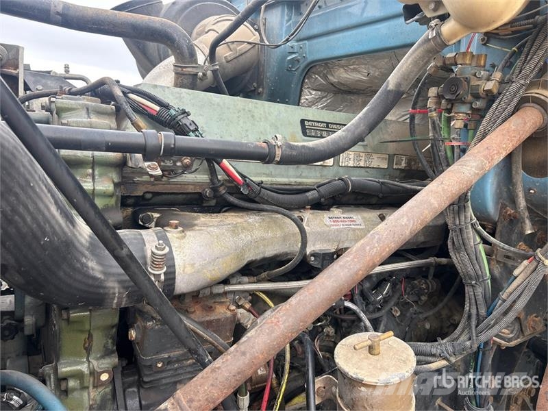 Aquatics B-10 on Volvo/Autocar 6x4 Vacuum Excavat Vaakumautod