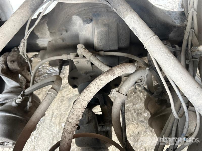 Aquatics B-10 on Volvo/Autocar 6x4 Vacuum Excavat Vaakumautod