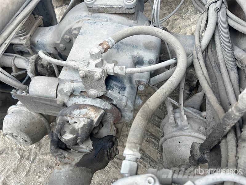 Aquatics B-10 on Volvo/Autocar 6x4 Vacuum Excavat Vaakumautod