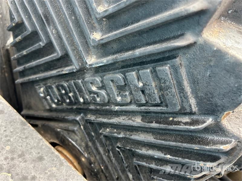 Aquatics B-10 on Volvo/Autocar 6x4 Vacuum Excavat Vaakumautod