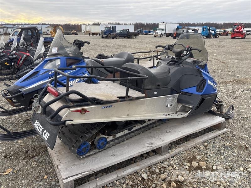 Arctic Cat Bearcat 570XT Snowmobile Snowmobiles