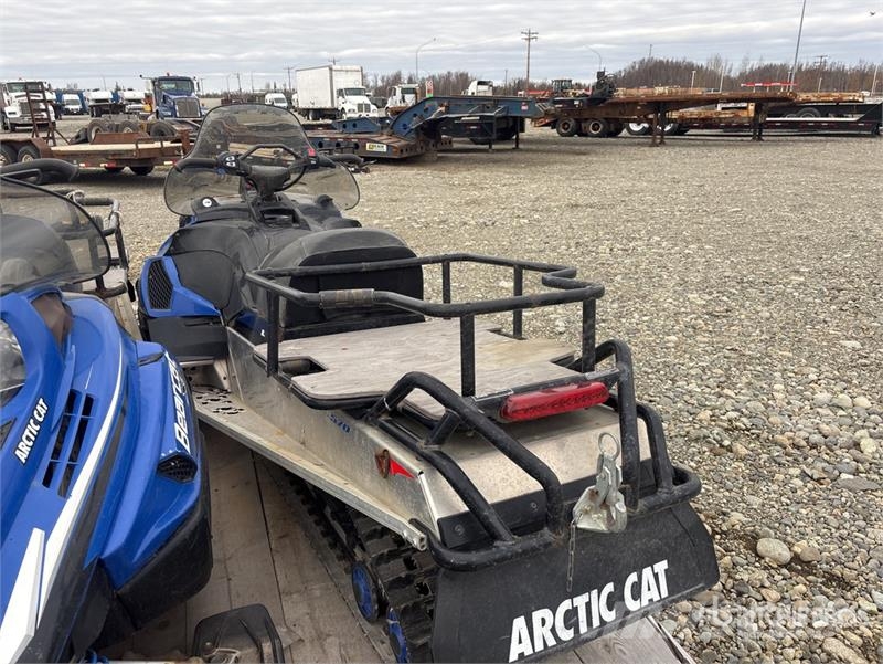 Arctic Cat Bearcat 570XT Snowmobile Snowmobiles