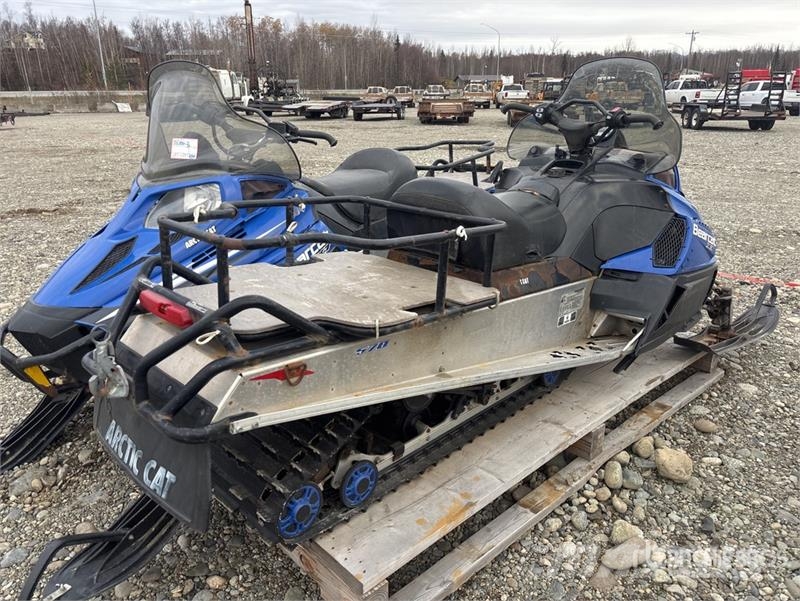 Arctic Cat Bearcat 570XT Snowmobile Snowmobiles