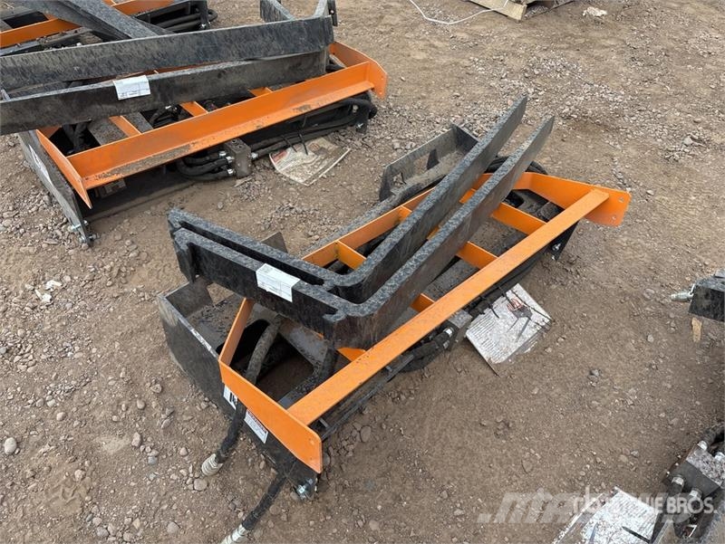 Arteer HPF-48L 48 in Hydraulic Skid Steer Forks (Unused) Vorken
