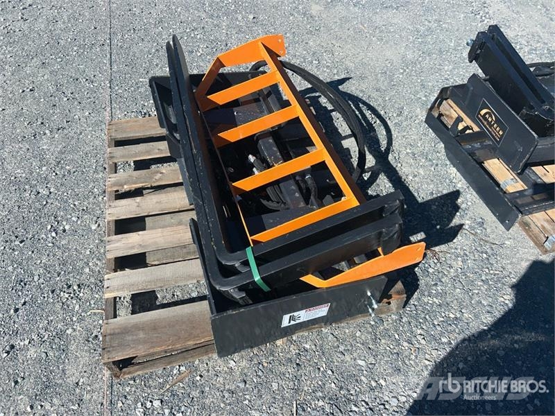 Arteer HPF-48L 48 in Hydraulic Skid Steer Forks (Unused) Forche