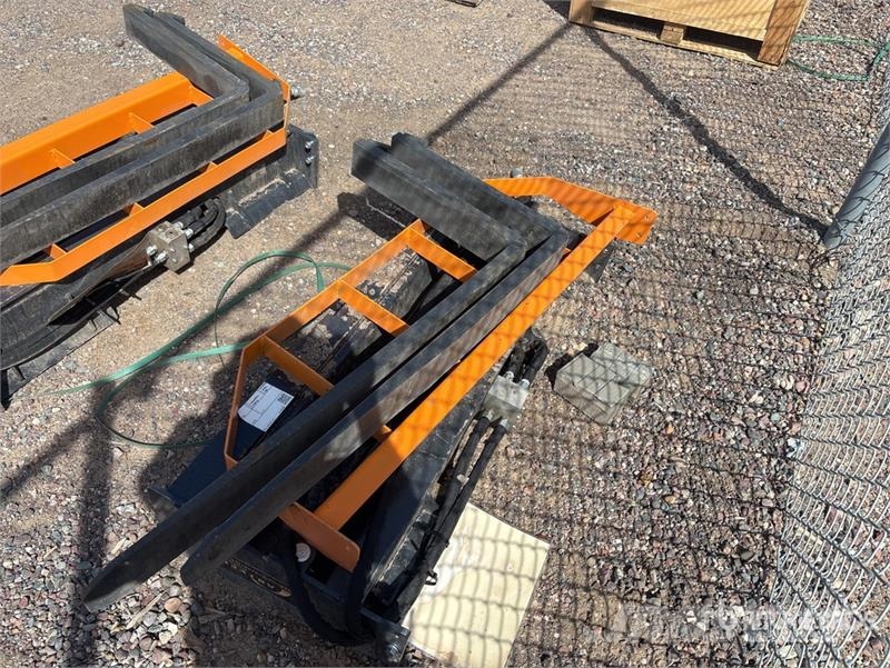 Arteer HPF-48L 48 in Hydraulic Skid Steer Forks (Unused) 지게차