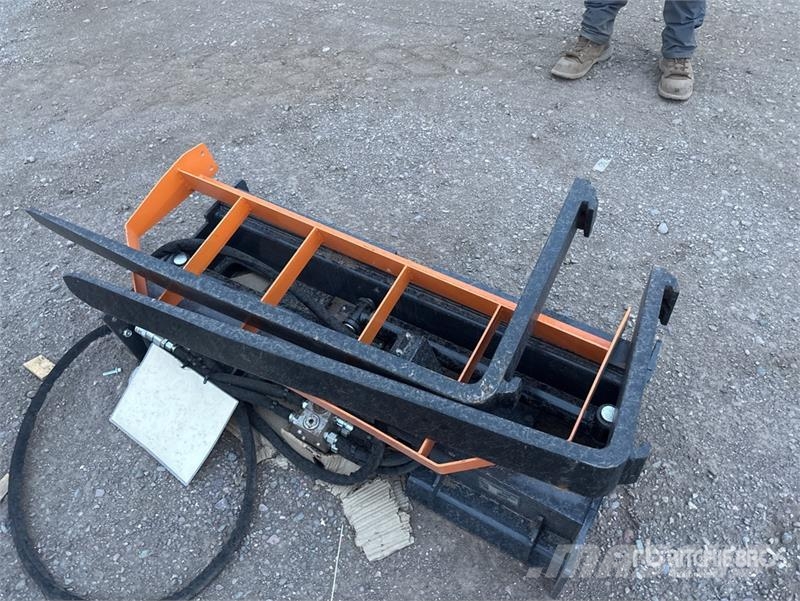 Arteer HPF-48L 48 in Hydraulic Skid Steer Forks (Unused) フォーク