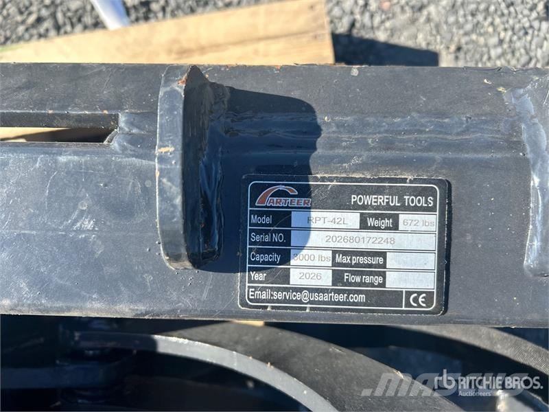 Arteer RPT-42L 42 in Rotating Hydraulic Skid Steer Forks  지게차