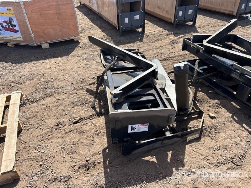 Arteer RPT-42L 60 in Rotating Hydraulic Skid Steer Forks 지게차