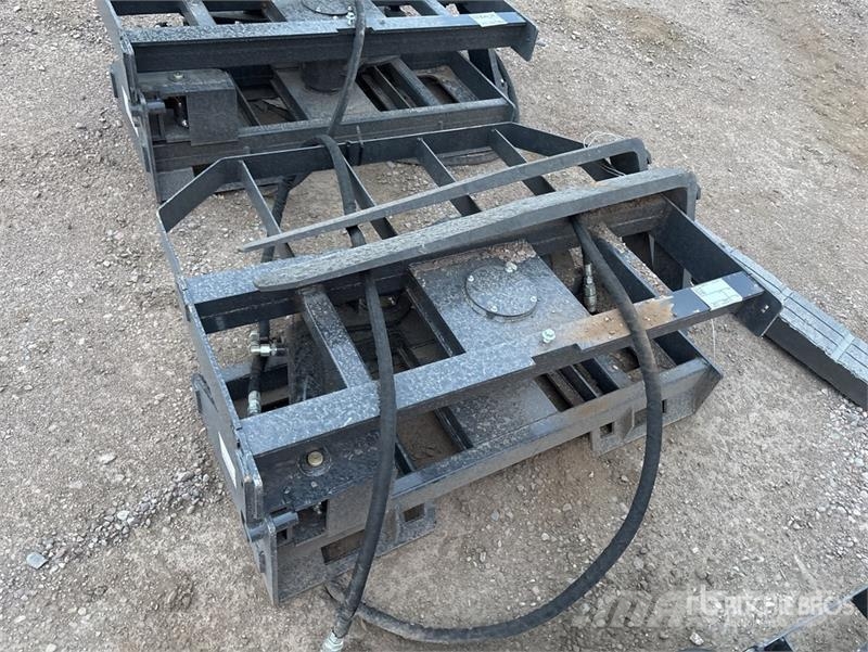Arteer RPT-42L 60 in Rotating Hydraulic Skid Steer Forks Šakės