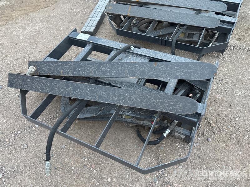 Arteer RPT-42L 60 in Rotating Hydraulic Skid Steer Forks Gabeln