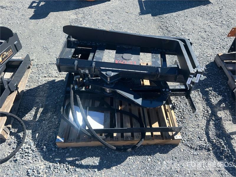 Arteer RPT-42L 60 in Rotating Hydraulic Skid Steer Forks  叉子