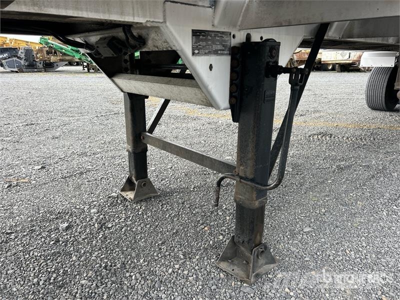 Arthur AVT10 5460 gal T/A Vacuum Tanker Trailer Tanker trailers