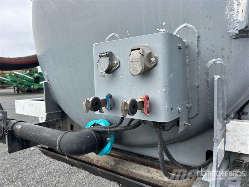 Arthur AVT10 5460 gal T/A Vacuum Tanker Trailer Tanker trailers