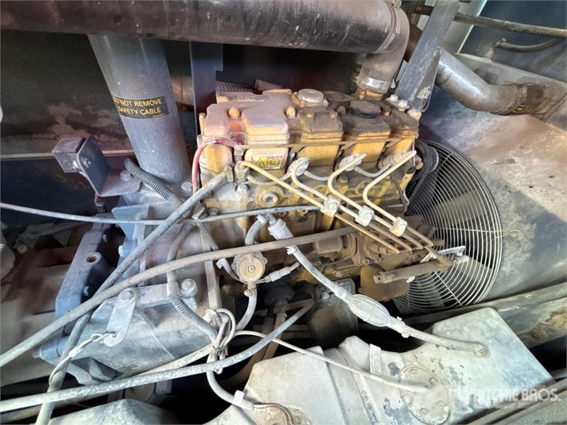 Atlas Copco 185 cfm Skid-Mounted 4.4 gal Air Compressor مكابس