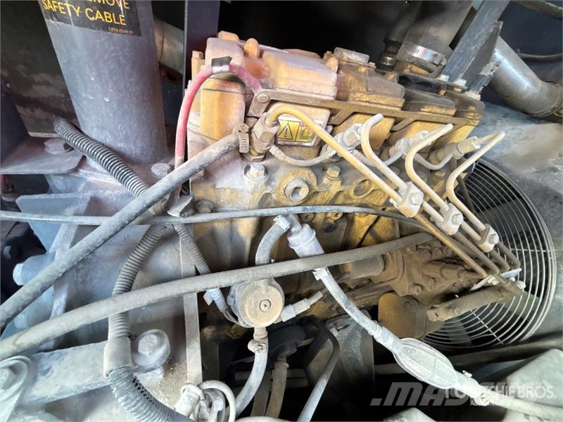 Atlas Copco 185 cfm Skid-Mounted 4.4 gal Air Compressor مكابس