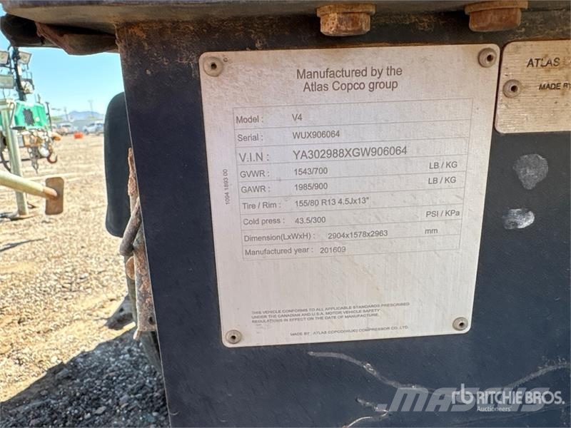 Atlas Copco V4 Rasvetni stubovi