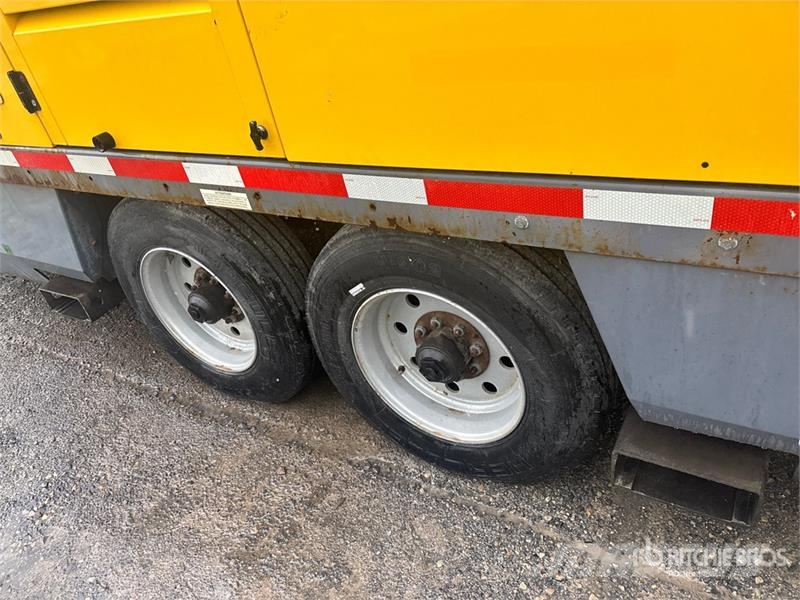 Atlas Copco XAS1800JD8 175 cfm Mobile Air Compressor 콤푸레샤