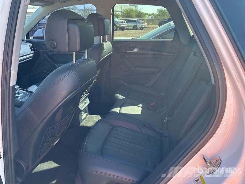 Audi Q5 AWD SUV Lengvieji automobiliai