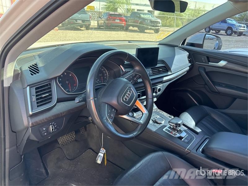 Audi Q5 AWD SUV Lengvieji automobiliai