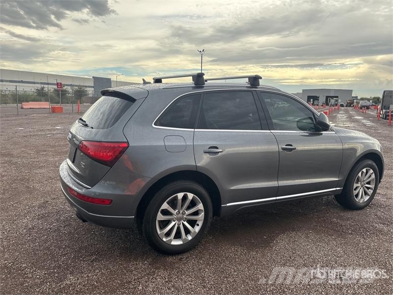 Audi Q5 AWD SUV Automobili
