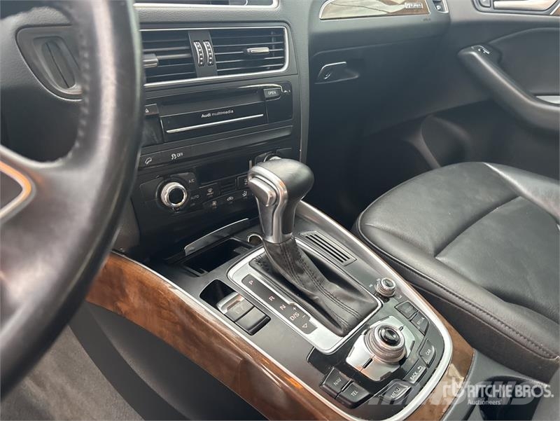 Audi Q5 AWD SUV Automobili