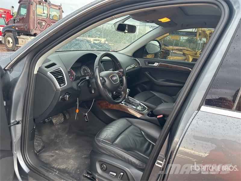 Audi Q5 AWD SUV Automobili