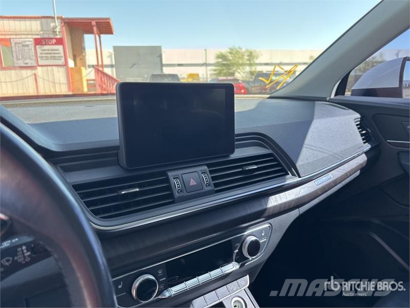 Audi Q5 AWD SUV Lengvieji automobiliai