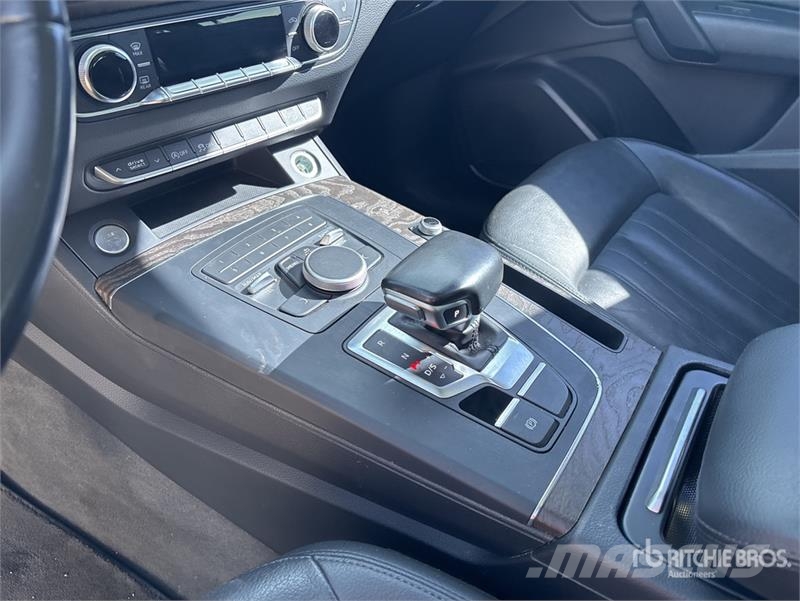 Audi Q5 AWD SUV Lengvieji automobiliai
