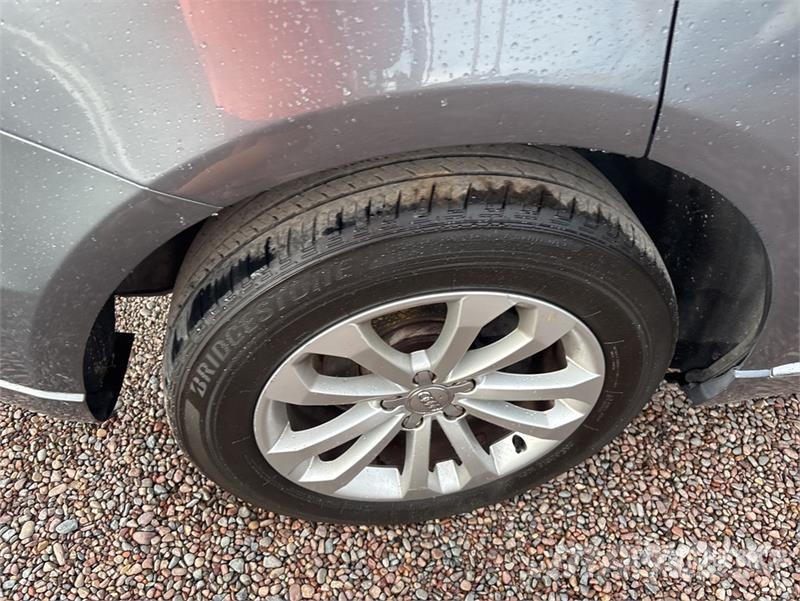 Audi Q5 AWD SUV Automobili